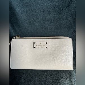 Kate Spade New York Pebble Wellesley Layton Wallet Wlru1779 - ExcellentCondition